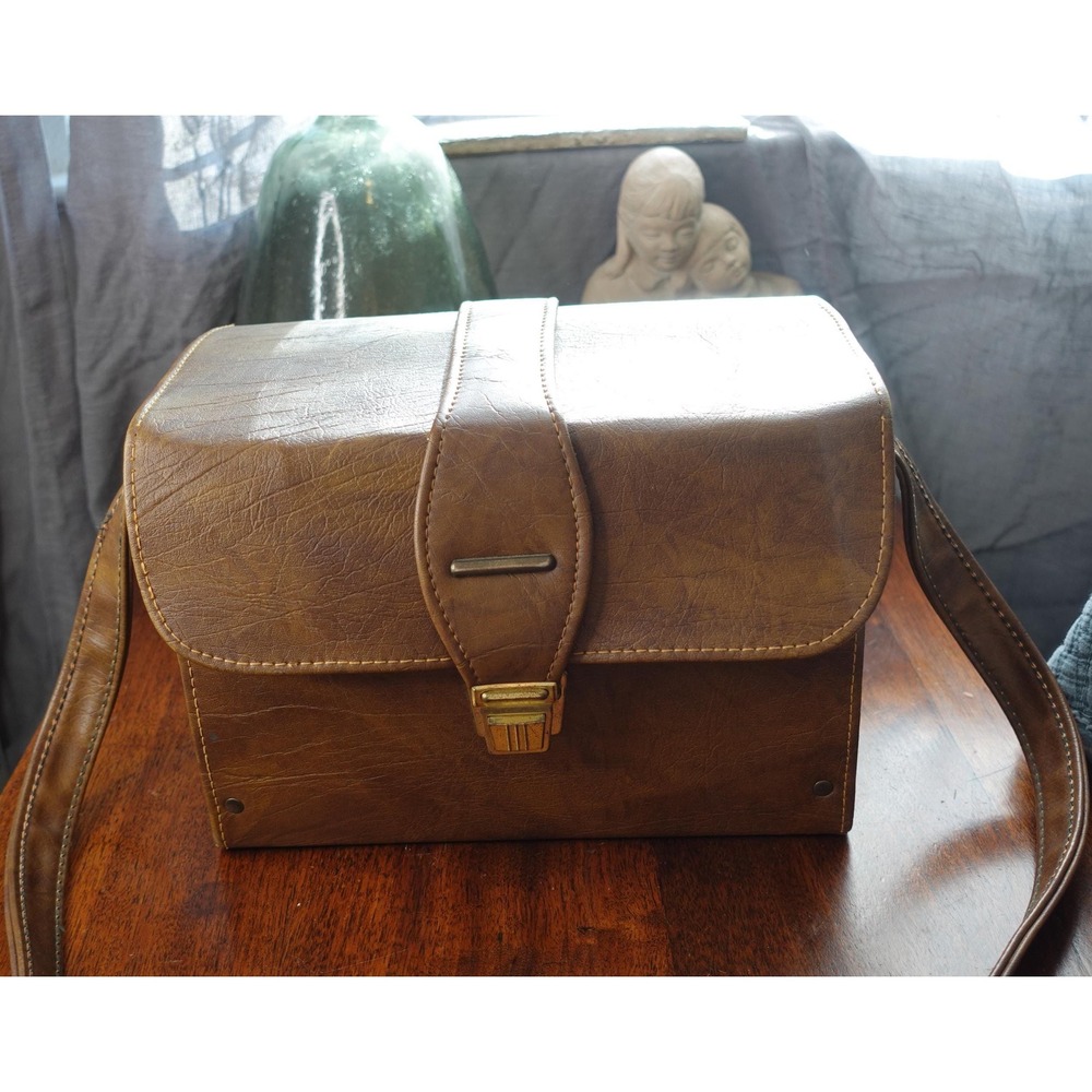 Vintage camera‎ carrying case leather brown with over shoulder strap